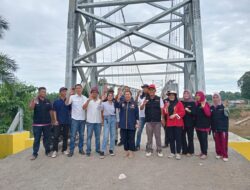 Dinas PUBM Mura Lakukan Uji Coba Jembatan Multifungsi Di Desa Lubuk Pandan