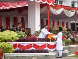 Bupati Devi Suhartoni Pimpin Upacara HUT ke-80 RI di Muratara